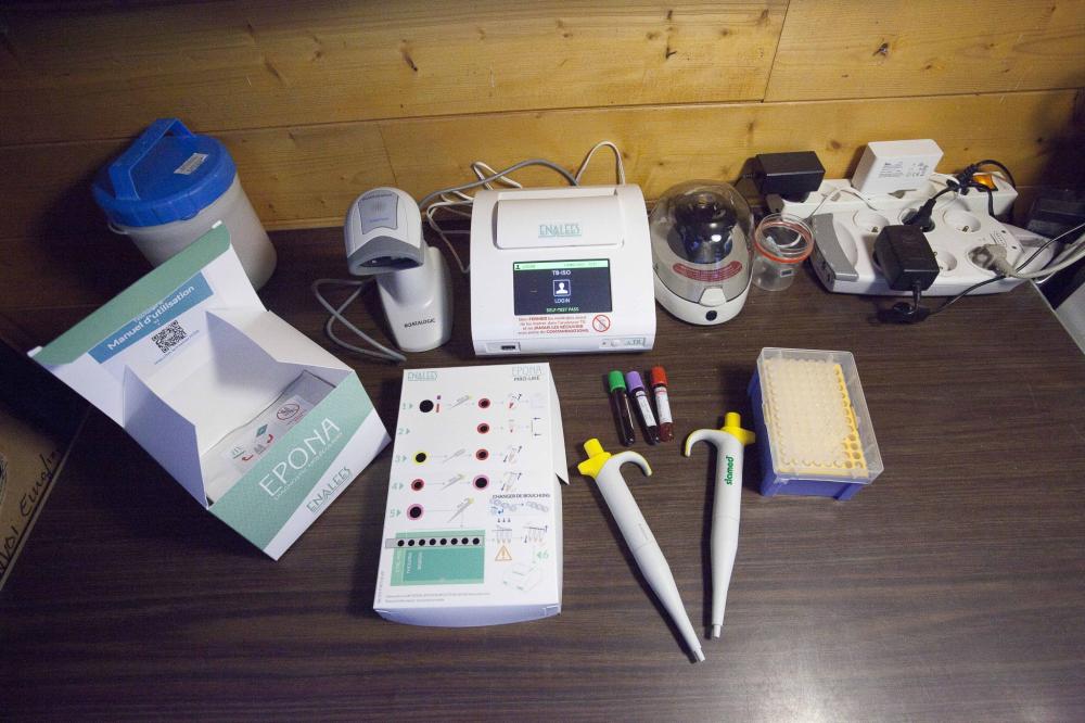 matériel d'analyses sanguines